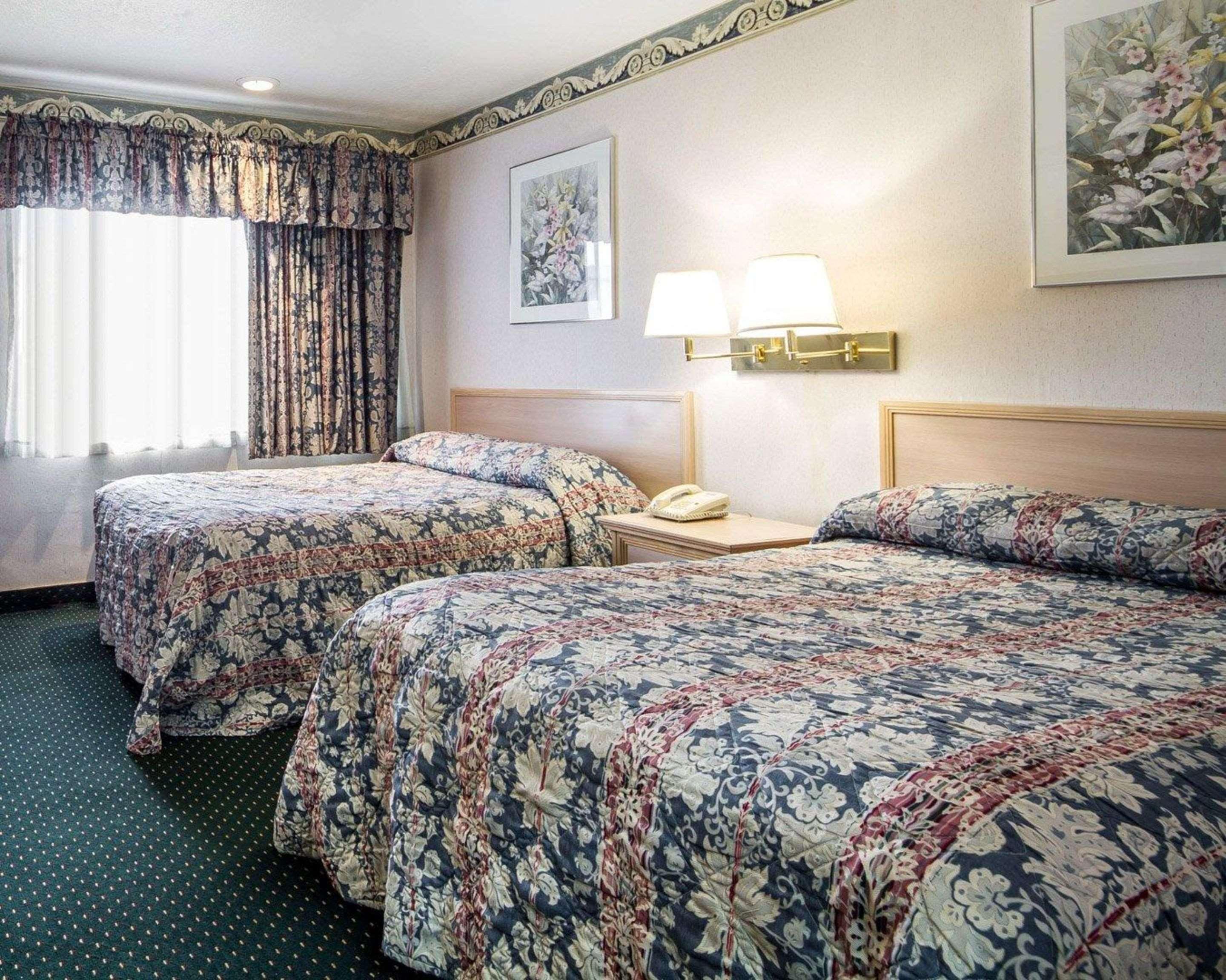 Rodeway Inn Monterey Near Fairgrounds Buitenkant foto