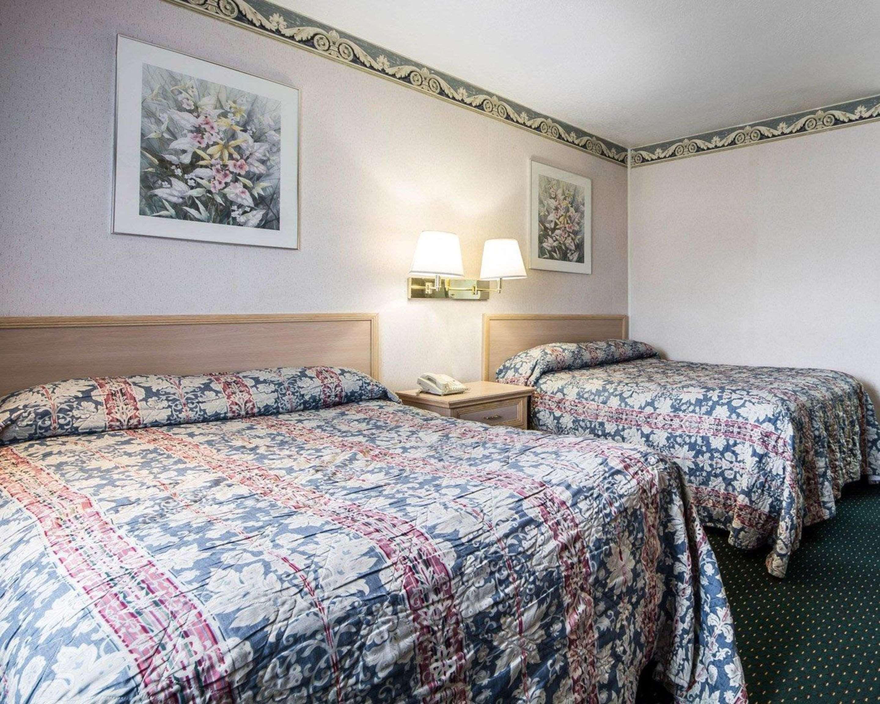 Rodeway Inn Monterey Near Fairgrounds Buitenkant foto