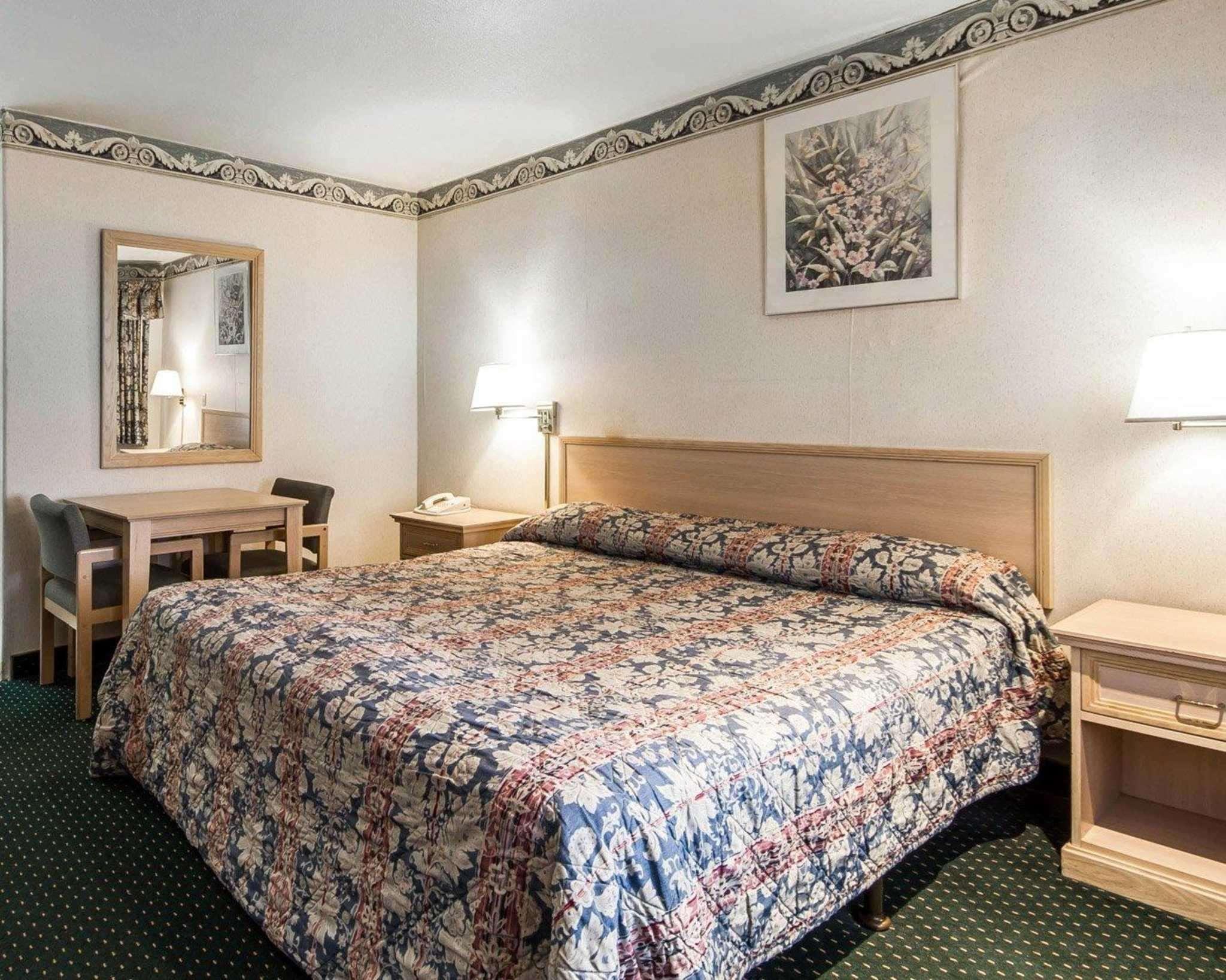 Rodeway Inn Monterey Near Fairgrounds Buitenkant foto