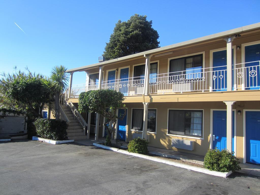 Rodeway Inn Monterey Near Fairgrounds Buitenkant foto