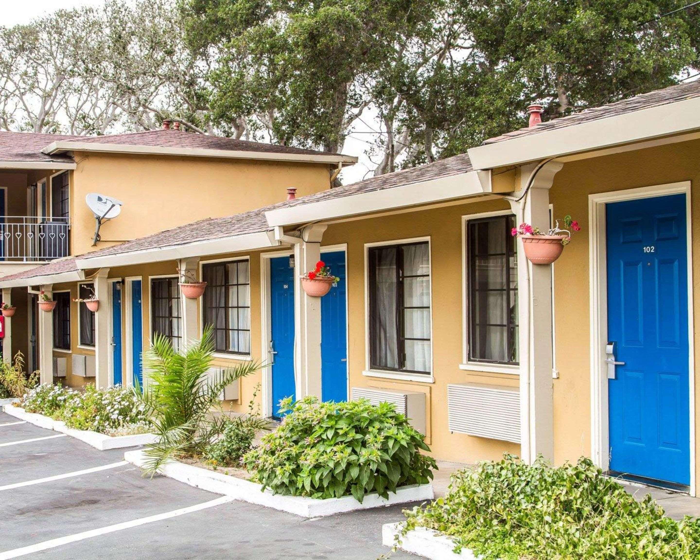 Rodeway Inn Monterey Near Fairgrounds Buitenkant foto