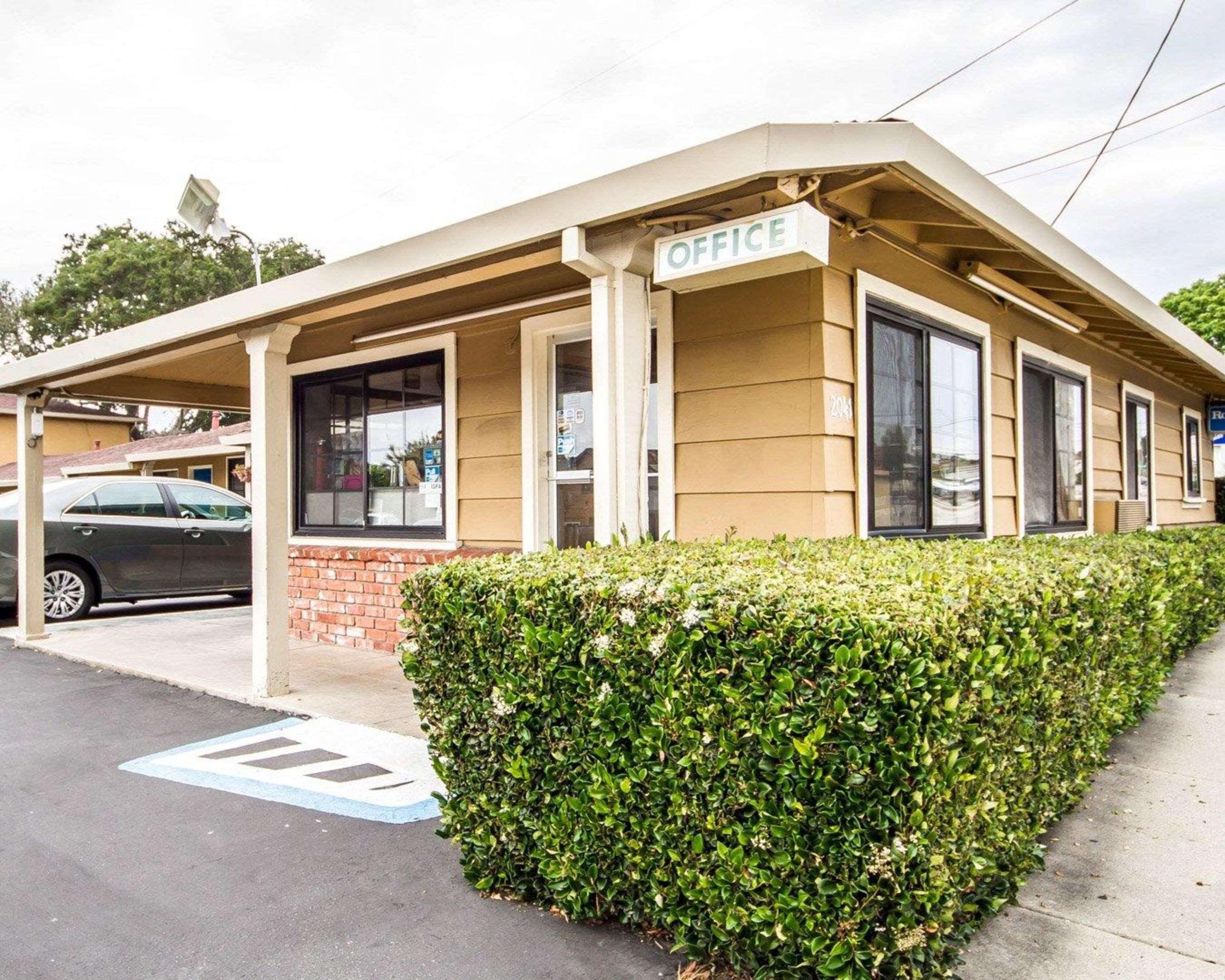 Rodeway Inn Monterey Near Fairgrounds Buitenkant foto